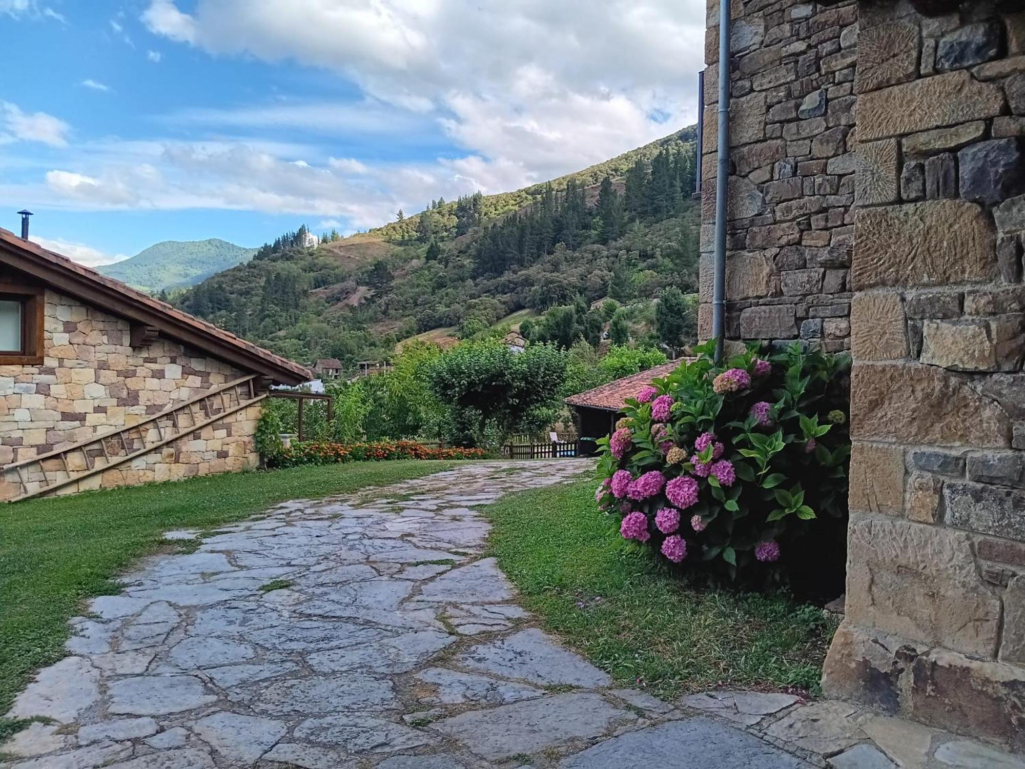 Apartamentos Calm & Nature - Adults Only Cabezon de Liebana ภายนอก รูปภาพ