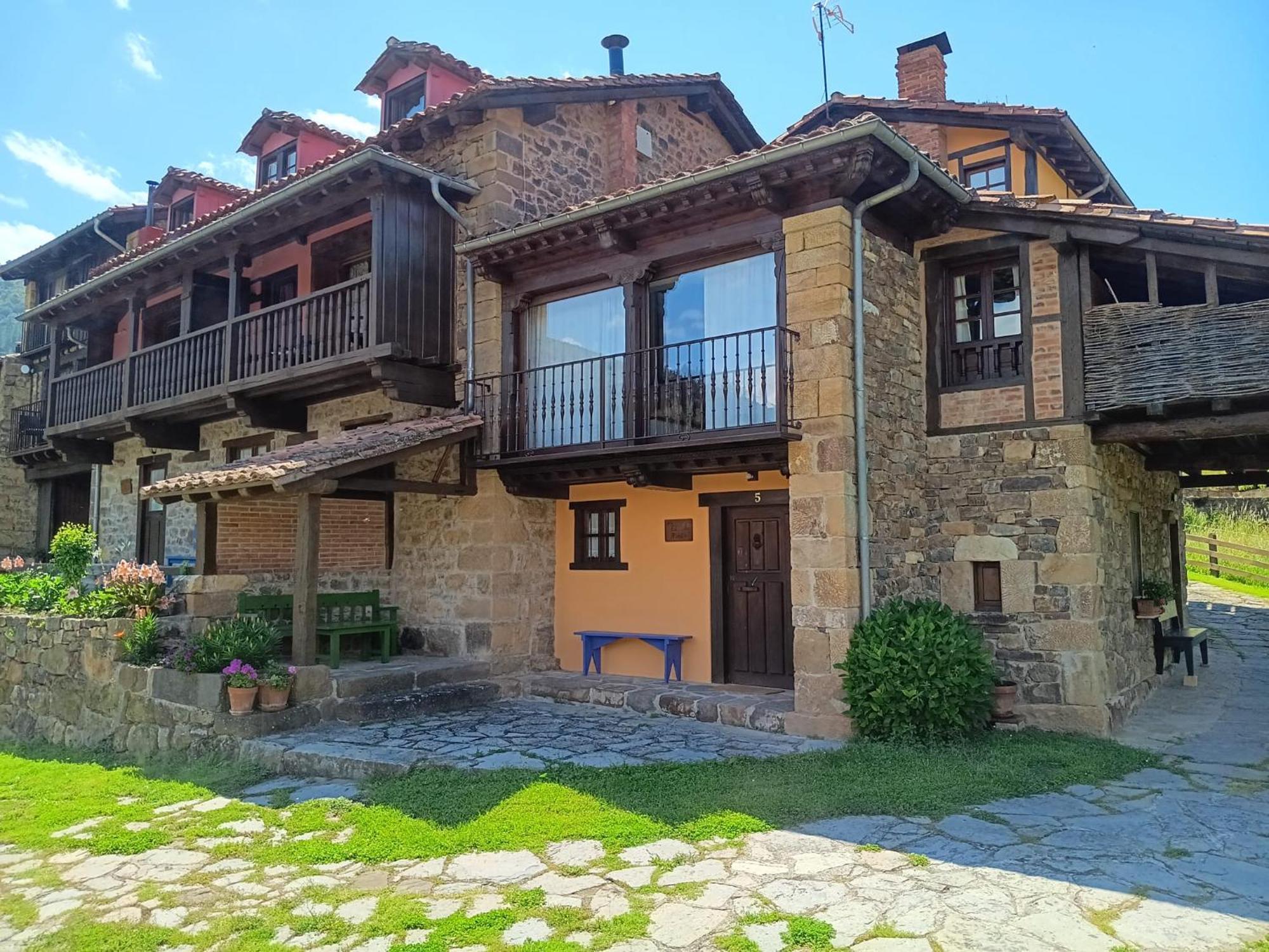 Apartamentos Calm & Nature - Adults Only Cabezon de Liebana ภายนอก รูปภาพ